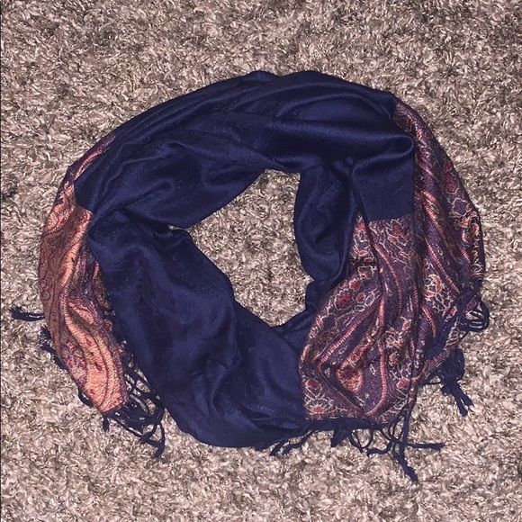 Lightweight Scarf - Picture 1 of 3